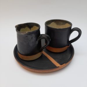 Set para desayuno, de tono oscuro