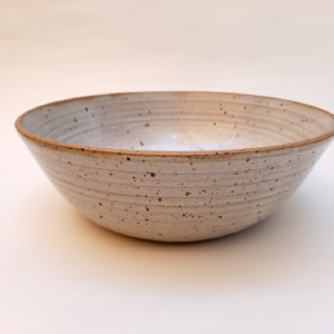 Fuente blanca con puntitos